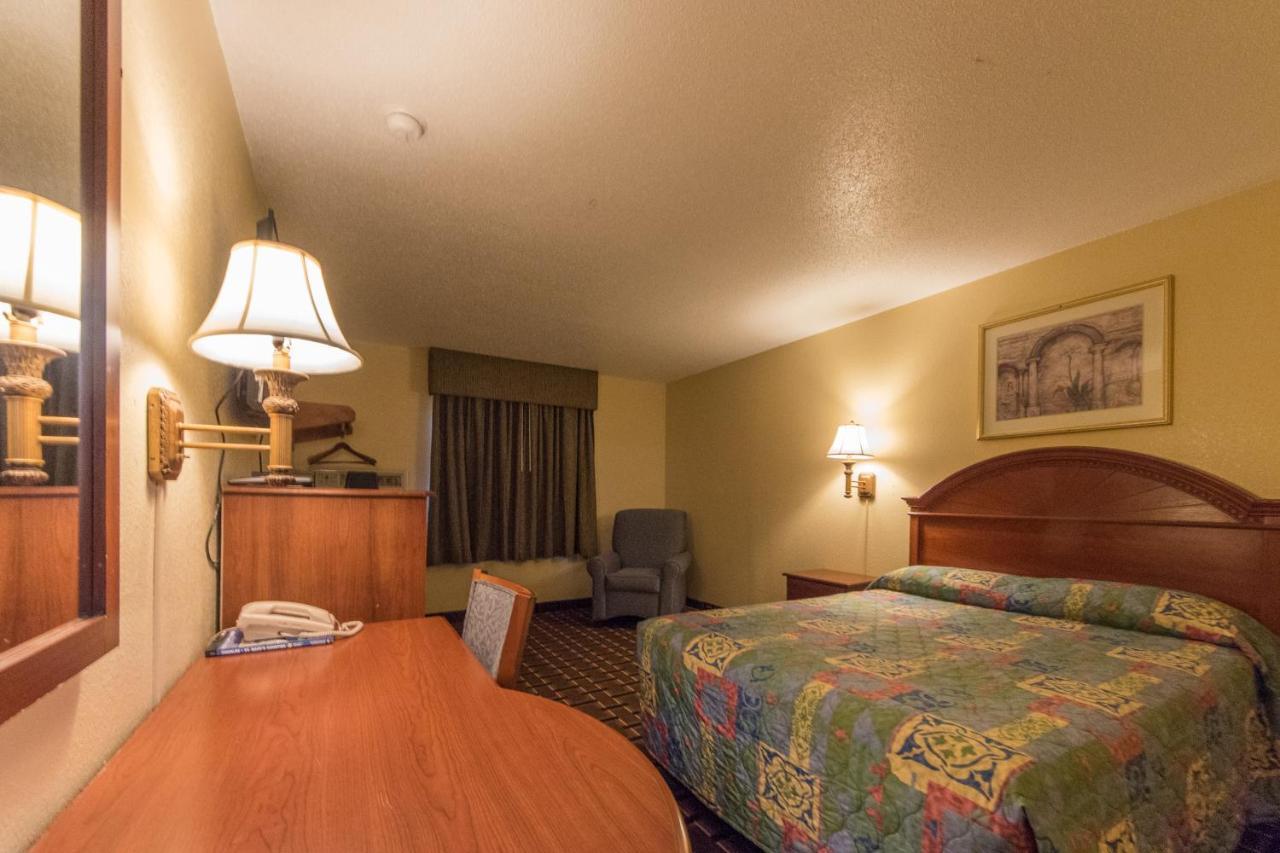 Patuxent Inn La Plata Dış mekan fotoğraf